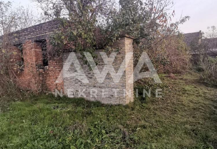 Kupusina. Kuća za rušenje 167m2, plac 7a