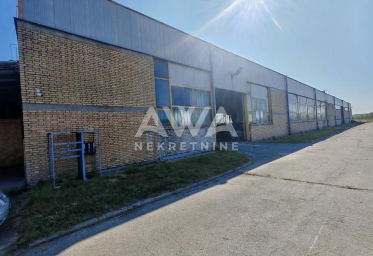 Hala 2469m2, plac 60391m2