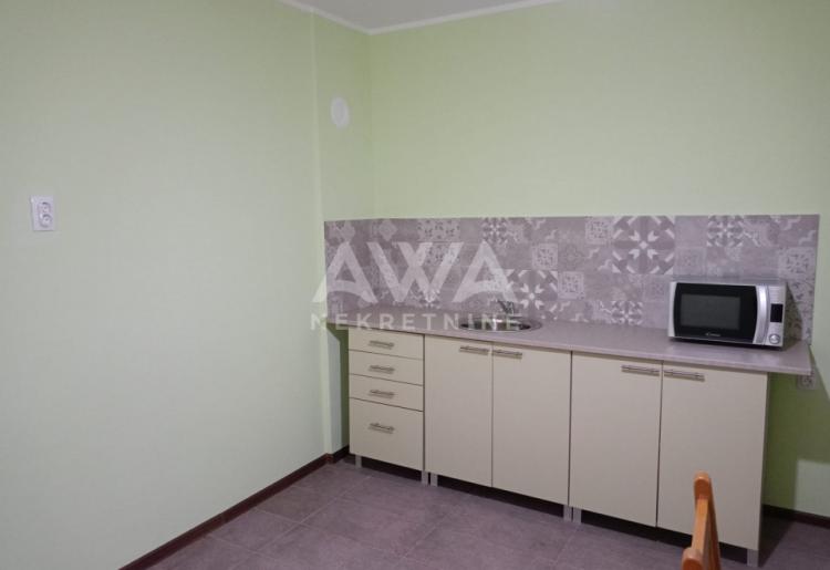 Apatin, Dvojna kuća 72 m2 plac 416 m2