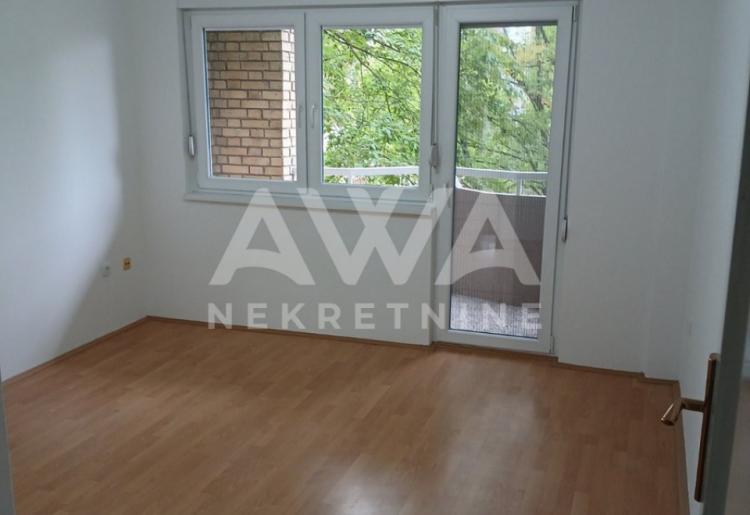  Apatin, Stan 67 m2 na II spratu