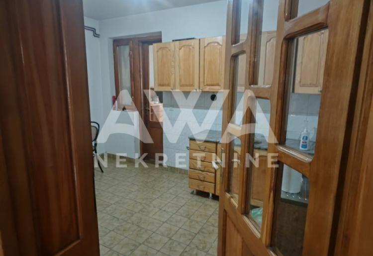 Apatin. Prizemna 125m2 kuća na placu od 3.7ar