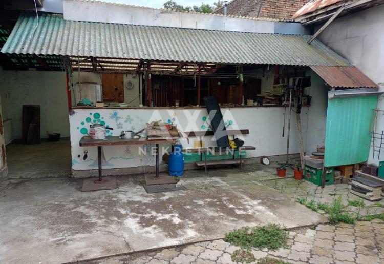 Apatin. Prizemna 125m2 kuća na placu od 3.7ar