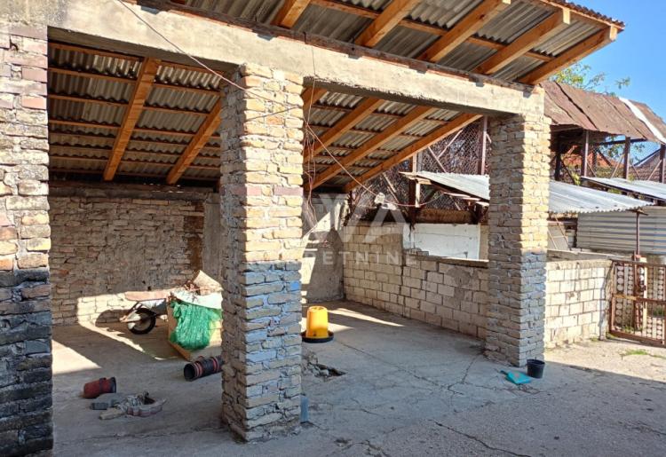 Apatin – Kuća sa lokalom, 163m², odlična prilika za stanovanje i posao