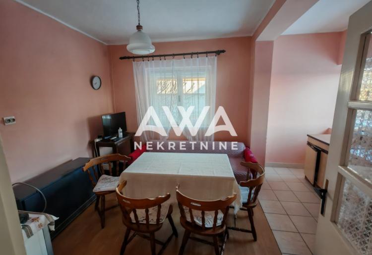 Prizemna dvojna kuća na prodaju u Apatinu – 92 m², zasebna parcela, useljiva