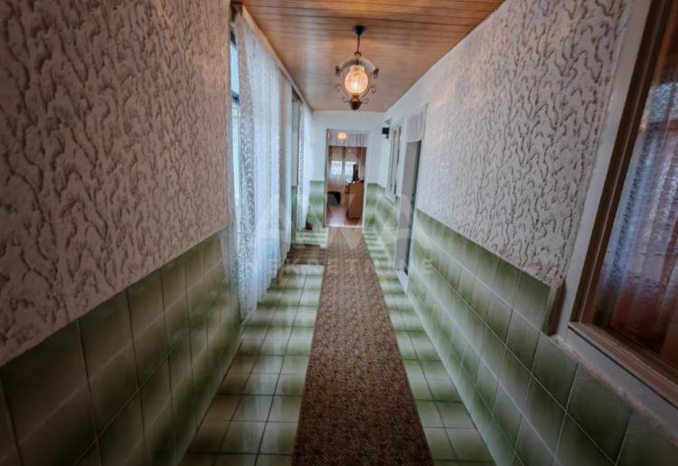 Prizemna nameštena kuća na prodaju u Sonti – useljiva, idealan plac