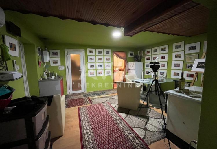 Na prodaju renovirana kuća u Kupusini – 75 m², nameštena