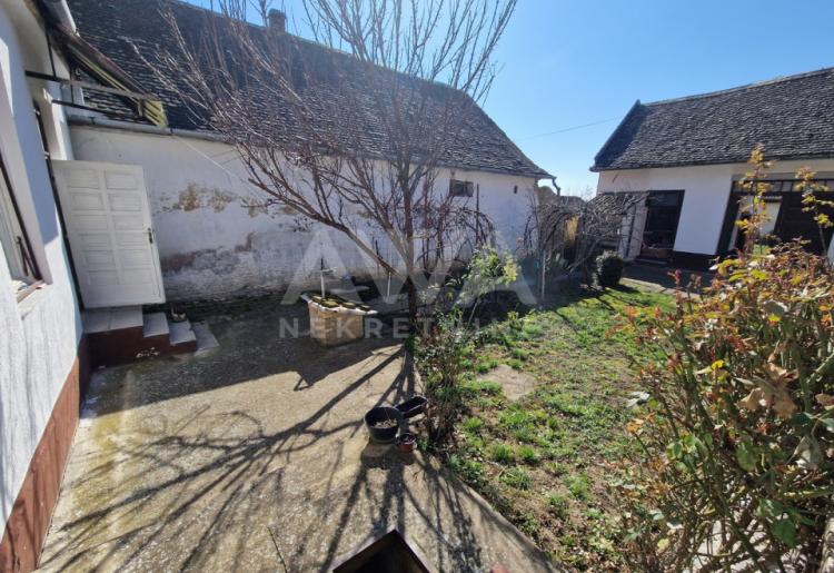 Trosoban Stan u Prigrevici - 76m2