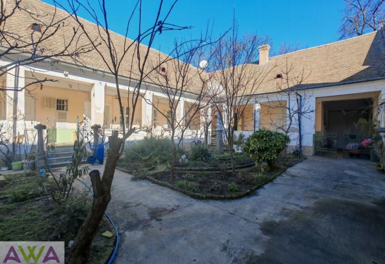 Na prodaju autentična starogradska kuća – centar Apatina