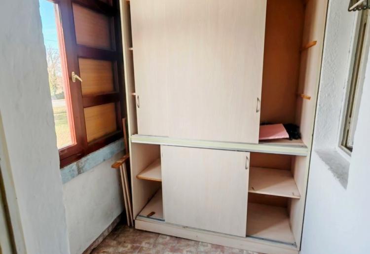 Renoviran dvosoban stan 57m² sa garažom – Apatin