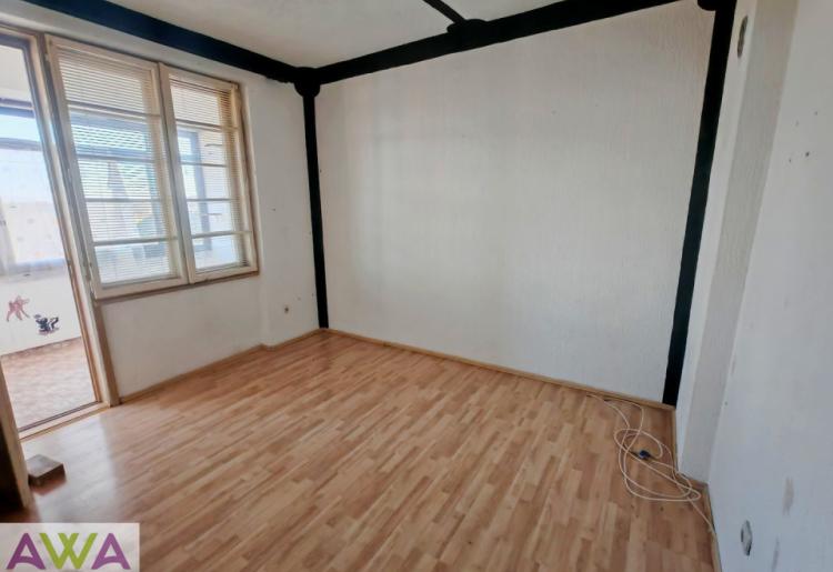 Renoviran dvosoban stan 57m² sa garažom – Apatin