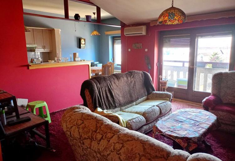 Komforan dvosoban stan u centru Apatina – 3. sprat