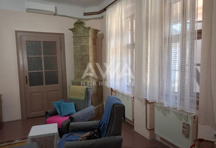 Prigrevica – Prostrana prizemna kuća 301m² na placu 1903m², nameštena