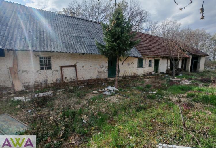 Kupusina. Kuća 69m2, plac 12.5ar