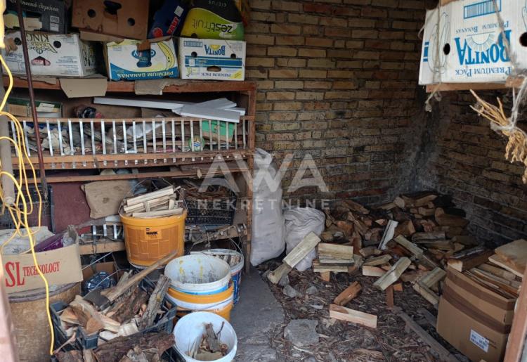 Sonta. Prizemna kuća 109m2, plac 281m2