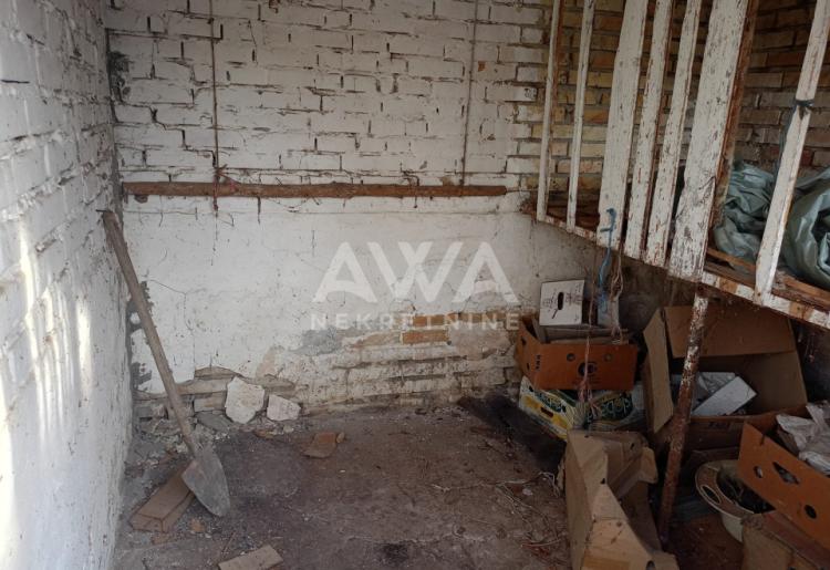 Sonta. Prizemna kuća 109m2, plac 281m2