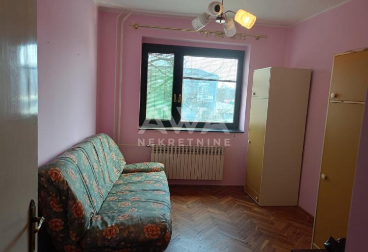 Četvorosoban stan 85m², II sprat – centar Apatina