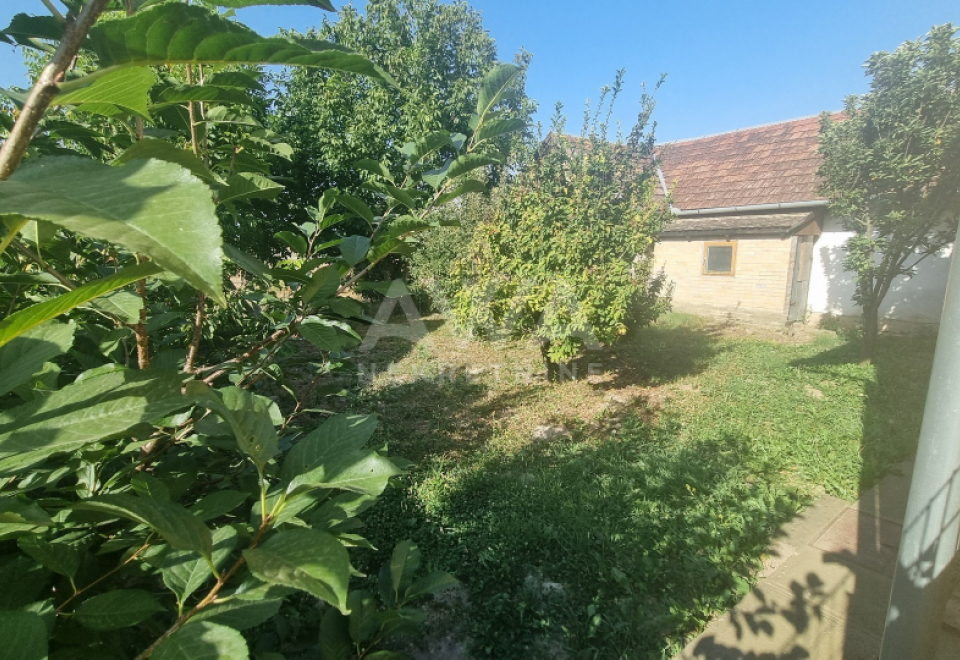 Novija kuća 135m2 na većem placu od 10ar