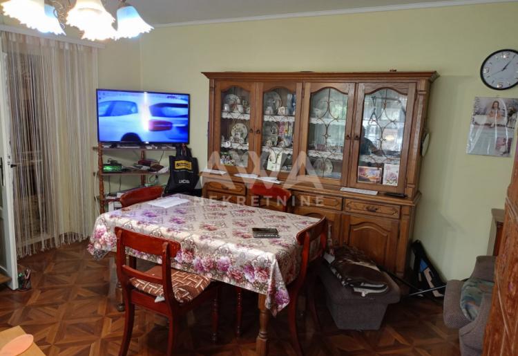 Prodaje se prostrano imanje u Sonti