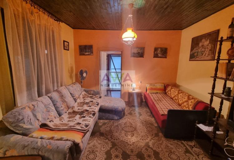 Kupusina – Vikend naselje Pčela. Nameštena vikendica 38m²