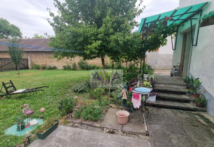 Kupusina – Spratna porodična kuća 94m², plac 1.094m²