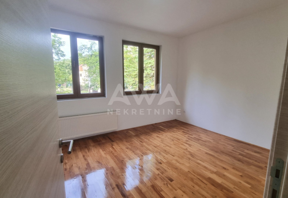 Centar Apatina. Četvorosoban stan, 115m2