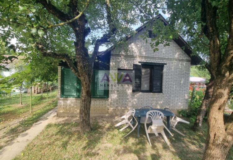 Kupusina – Vikend naselje Pčela. Nameštena vikendica 38m²