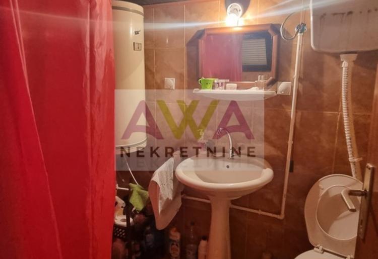 Kupusina – Vikend naselje Pčela. Nameštena vikendica 38m²