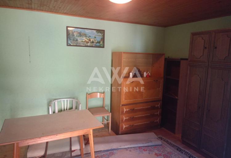 Sonta. Prizemna kuća 100m² na placu od 45,8 ari sa pomoćnim stanom
