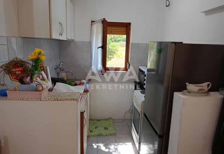 Sonta. Dvojna kuća 43m2, plac 764m2