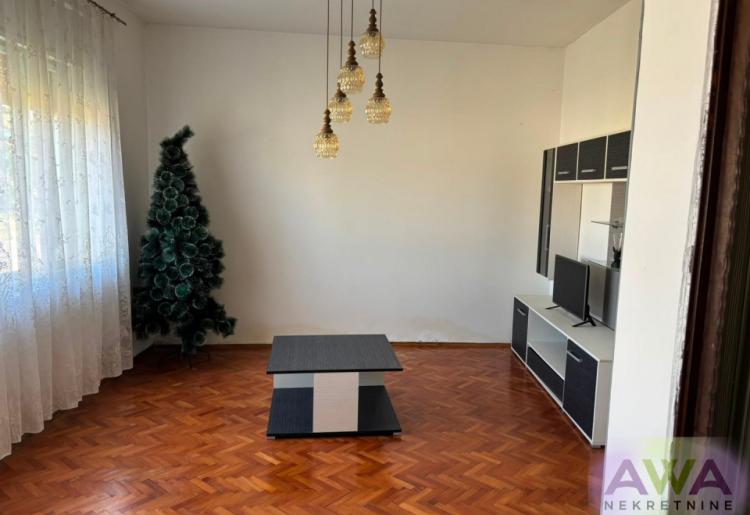 Kupusina – porodična kuća sa velikim placem od 2.089 m²