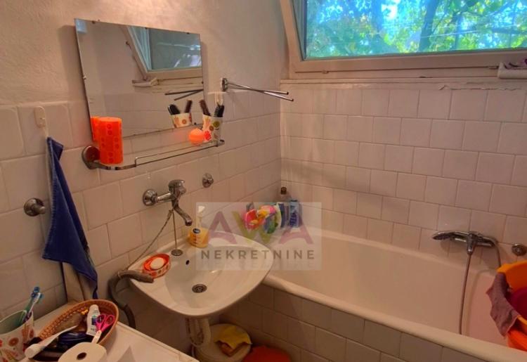 Apatin, Blok 112 – dvosoban stan 58 m² na prvom spratu