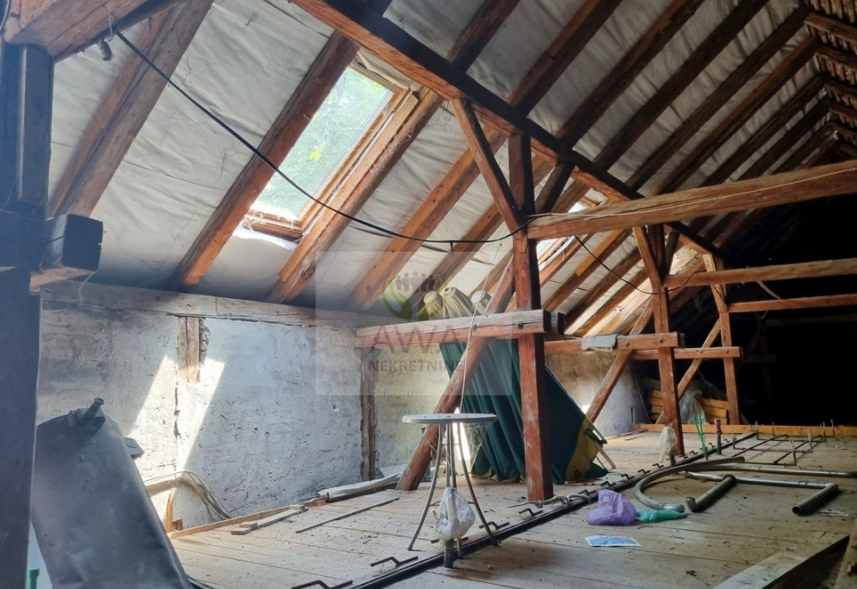Apatin, centar, pešačka zona 110m2 poslovnog prostora