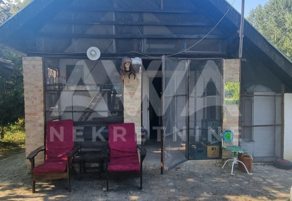 Budžak. Apatin. Opremljena vikendica 38m2, plac 21.5ar