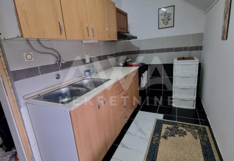 Nova kuća 220m2 sa velikim placem 20.50ar.