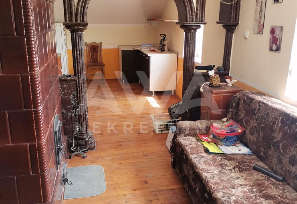 Kuća, na 3 etaže, 190m2 u osnovi