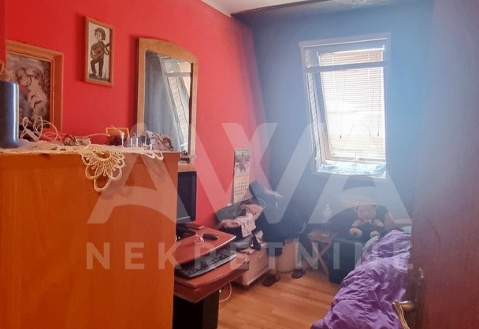 Dvoiposoban 64m2, peti sprat