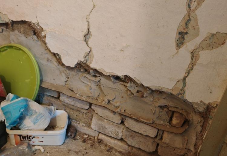 Svilojevo. Trosobna kuća, polurenovirana