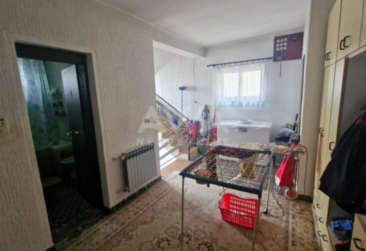 Apatin, Kuća spratnica 236 m2, plac 443 m2