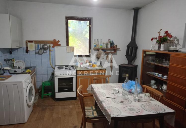 Starogradska kuća 153m2, plac 22ar