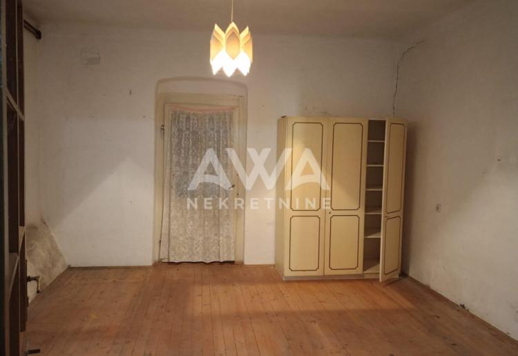 Starogradska kuća 153m2, plac 22ar