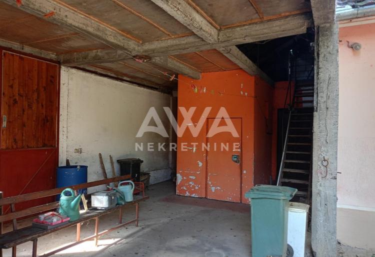 Starogradska kuća 153m2, plac 22ar