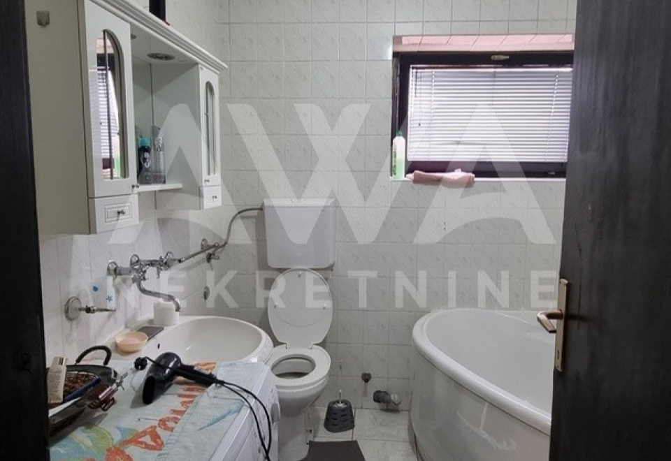 Apatin. Stambeno – poslovni obejkat. I za život i za rad