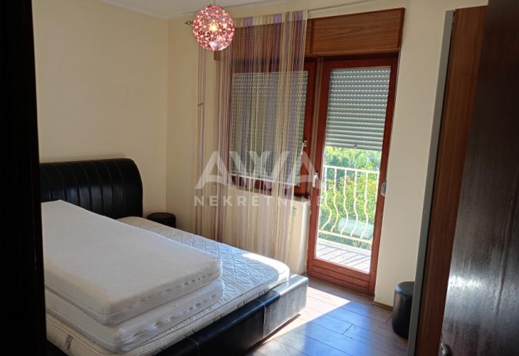 Apatin, Kuća spratnica 87 m2, plac 442 m2