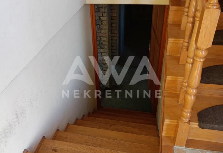 Apatin, Kuća spratnica 87 m2, plac 442 m2