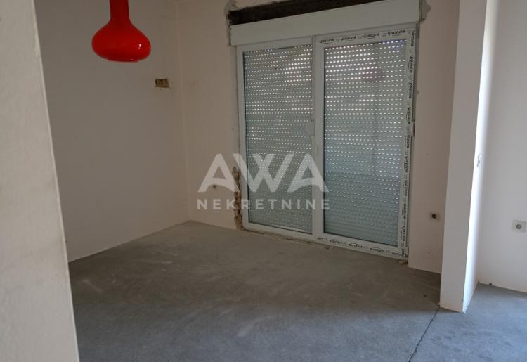 Apatin, Kuća spratnica 87 m2, plac 442 m2