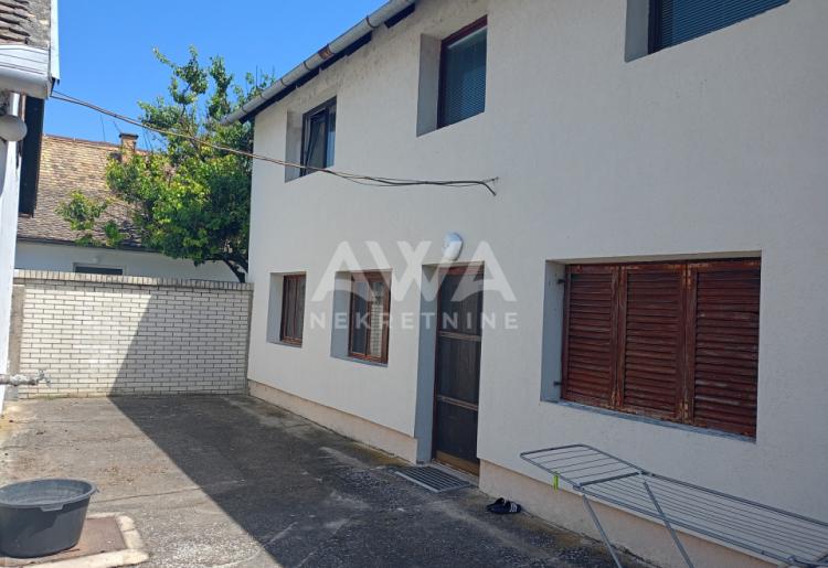 Apatin. Dve kuće, starija 81m2 i novija spratna 93m2 plac 438 m2